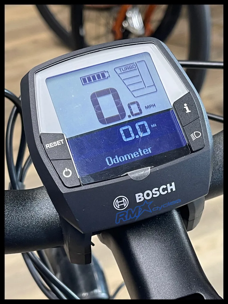 Raleigh MOTUS GT Stagger Hub XS in Black 2024 Ex-Display-3