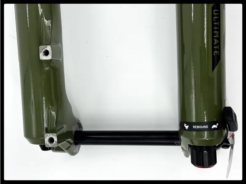 RockShox Lyrik Ultimate Charger 3 RC2 DebonAir+ Boost Forks - 29 Heavy Green-4