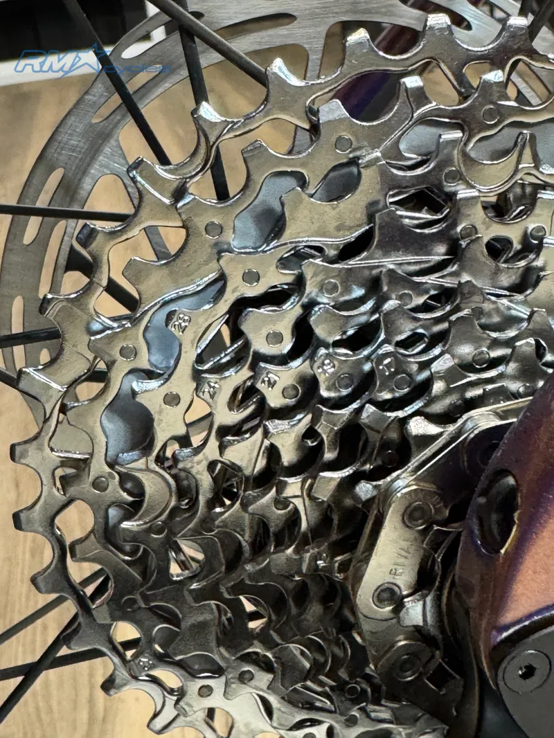 Giant Defy Advanced Pro 1 Meteor Storm M-Large 2025-3