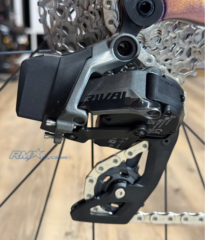 Giant Defy Advanced Pro 1 Meteor Storm M-Large 2025-4