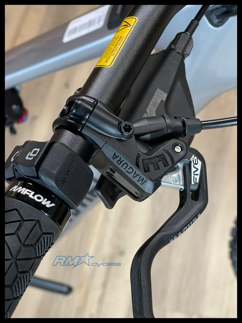 Amflow PL Carbon 800w Mens Carbon Electric MTB-10