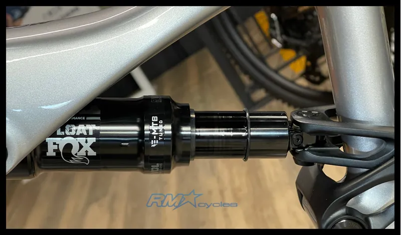 Amflow PL Carbon 800w Mens Carbon Electric MTB-6