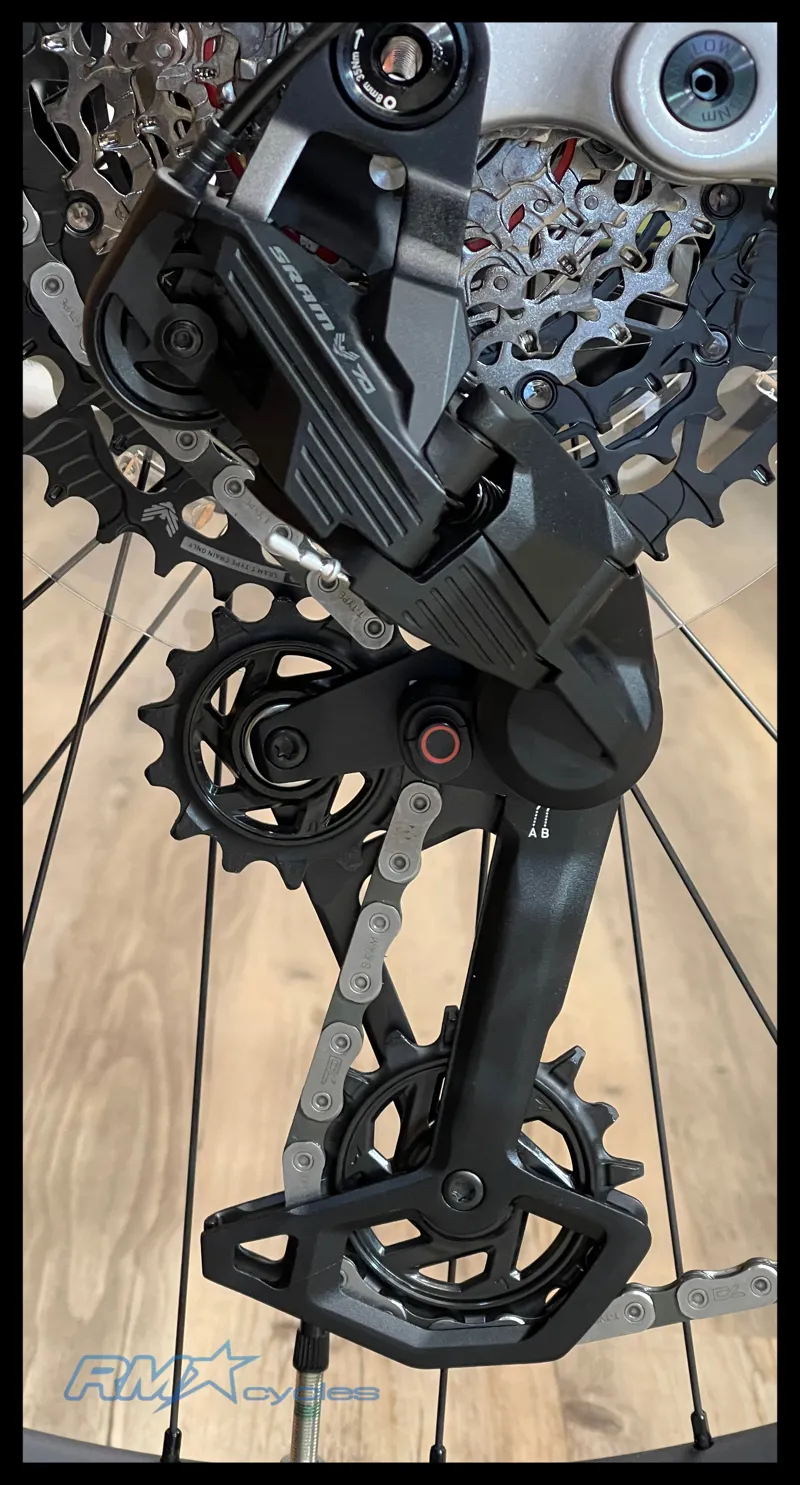 Amflow PL Carbon 800w Mens Carbon Electric MTB-8