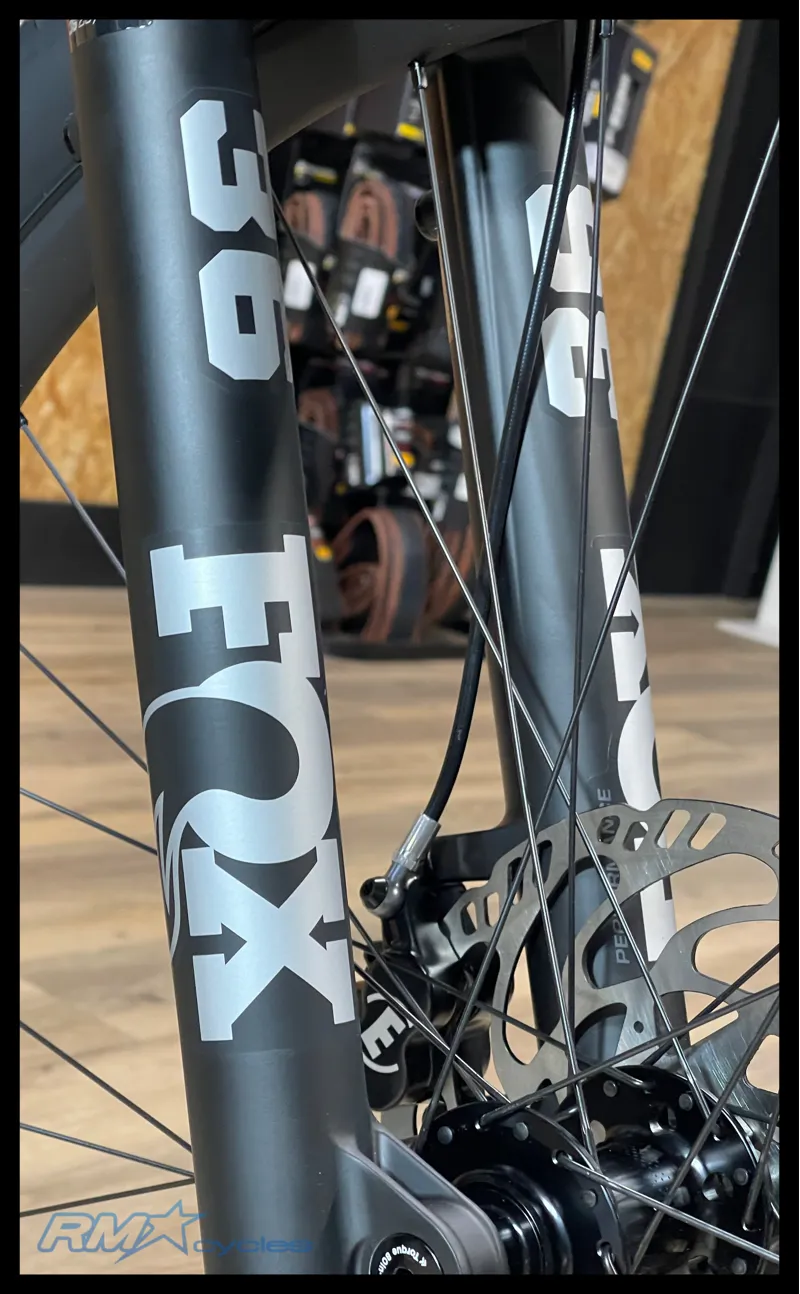 Amflow PL Carbon 800w Mens Carbon Electric MTB-4