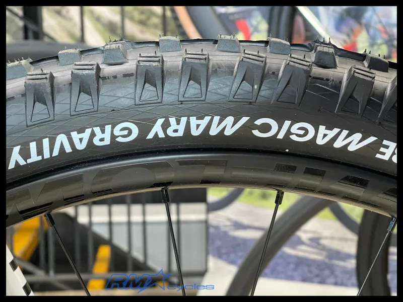 Amflow PL Carbon Pro Medium Cosmic Black 2025 Approved Used-13