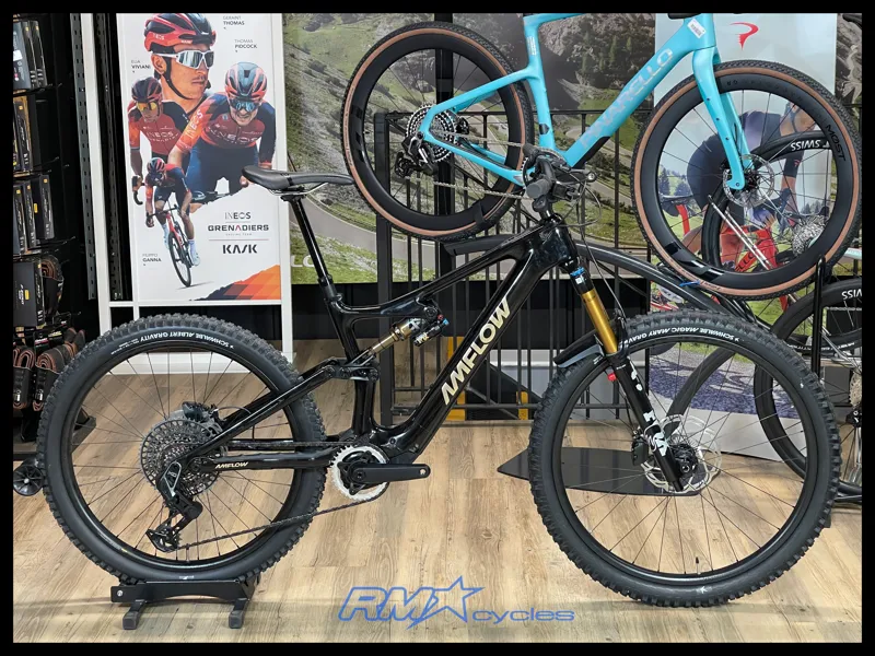 Amflow PL Carbon Pro Medium Cosmic Black 2025 Approved Used