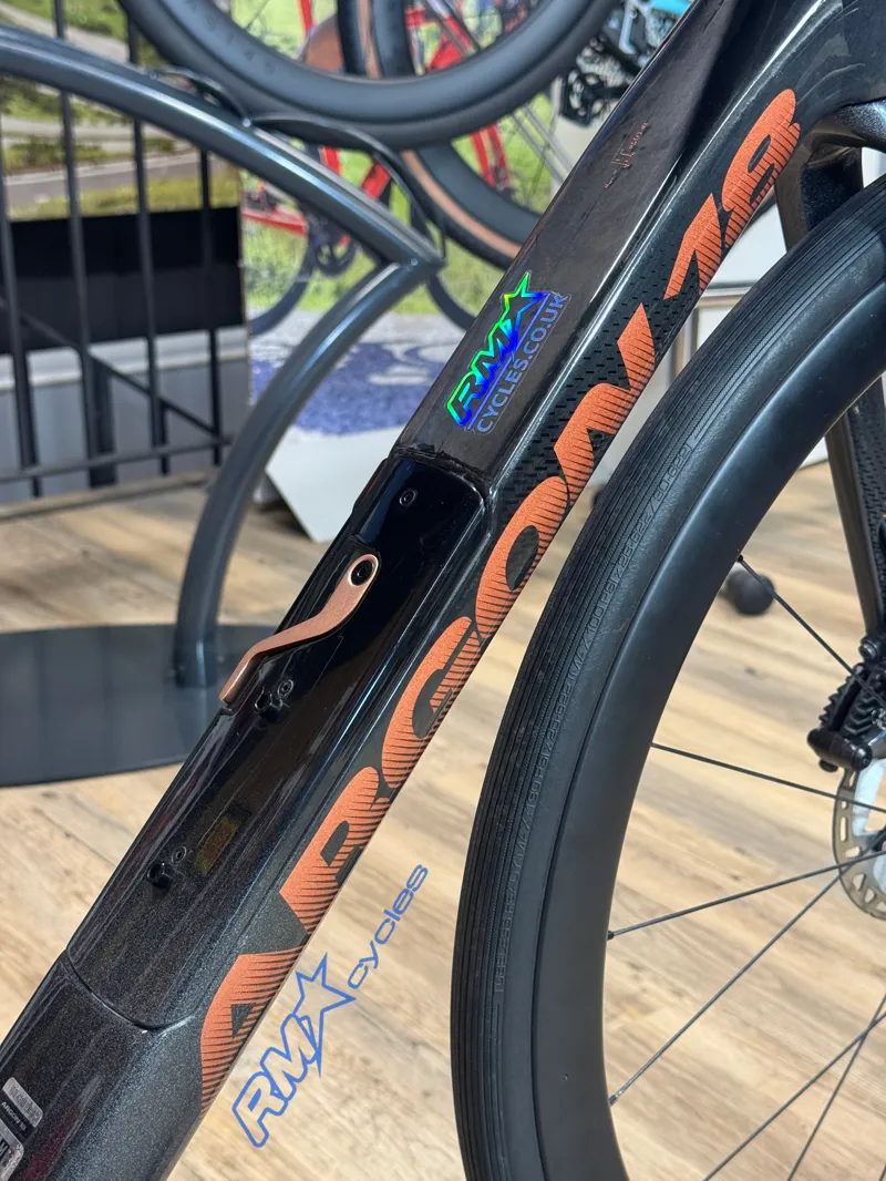 Argon 18 Krypton Pro Medium Road Bike Crystal Black-Copper Ultegra Di2 Ex-demo-4