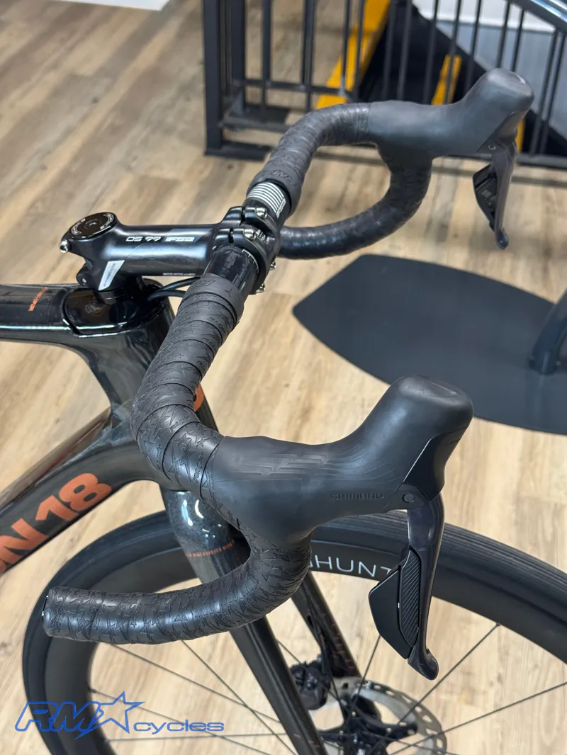 Argon 18 Krypton Pro Medium Road Bike Crystal Black-Copper Ultegra Di2 Ex-demo-3