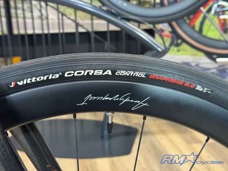 Argon 18 Krypton Pro Medium Road Bike Crystal Black-Copper Ultegra Di2 Ex-demo-11