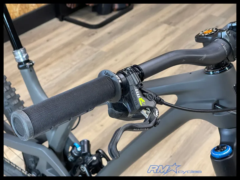 Evil Offering V2 Medium Grey 2025 Approved Used-7