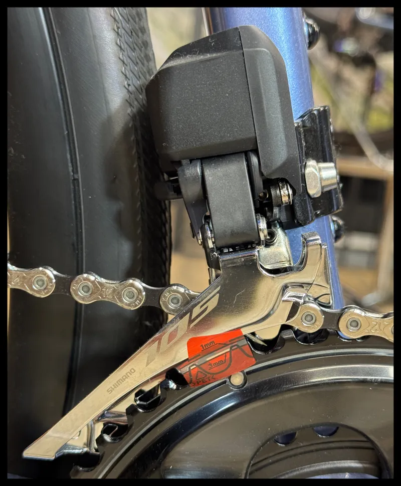 Giant Defy Advanced 1 Road Bike In Gloss Frost Silver