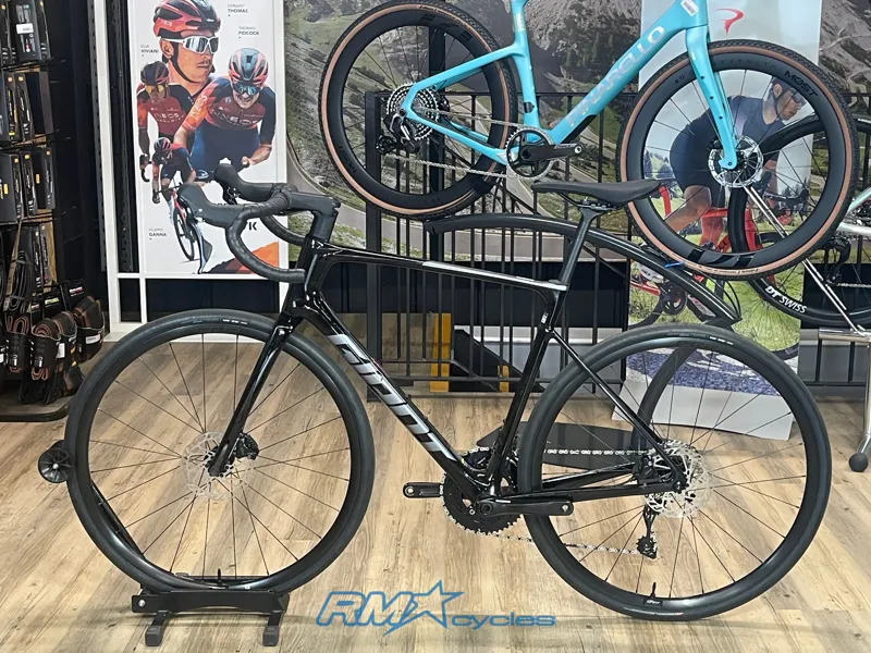 Giant Defy Advanced 2 ML Gloss Carbon Smoke 2025 Ex-Display-1