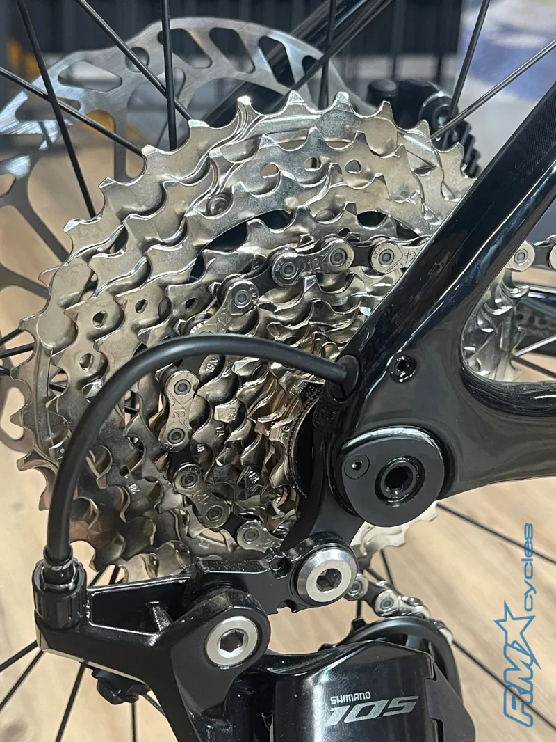 Giant Defy Advanced 2 ML Gloss Carbon Smoke 2025 Ex-Display-4