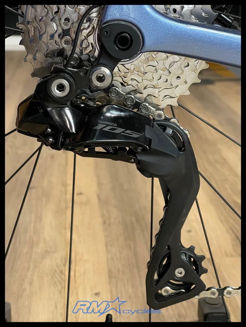 Giant Defy Advanced 1 Frost Silver ML 2025 Ex-Display-4