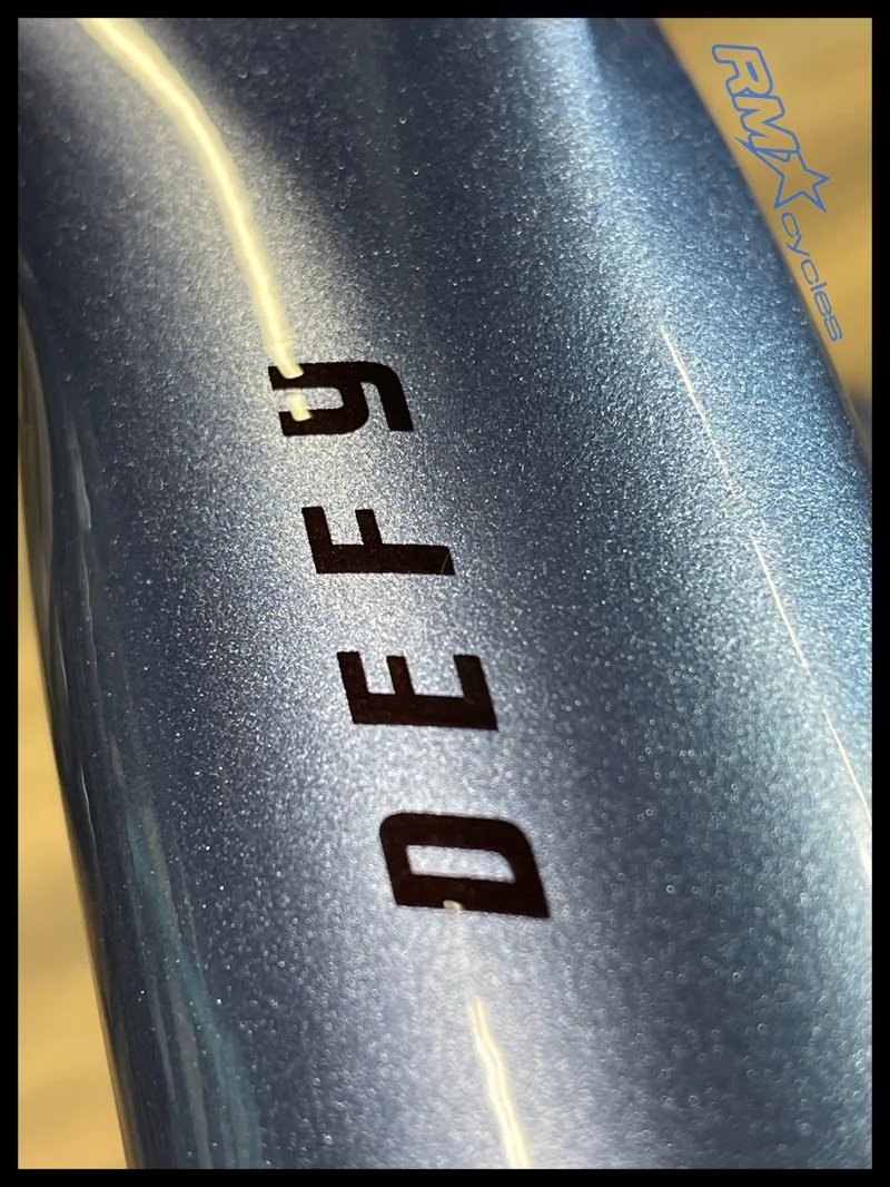 Giant Defy Advanced 1 Frost Silver ML 2025 Ex-Display-2