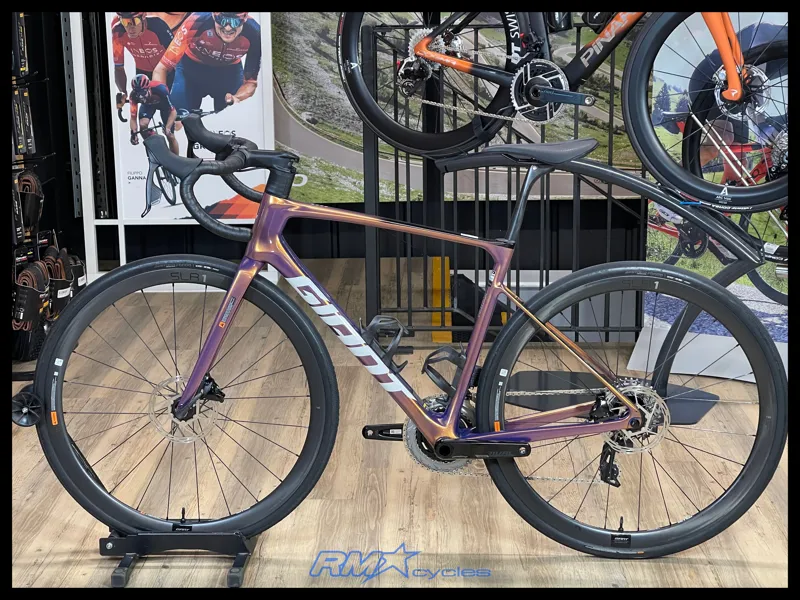 Giant Defy Advanced Pro 1 Meteor Storm Medium 2025 Approved Used-1