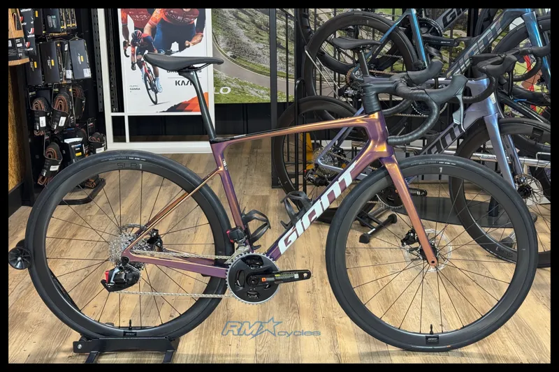 Giant Defy Advanced Pro 1 Meteor Storm 2025