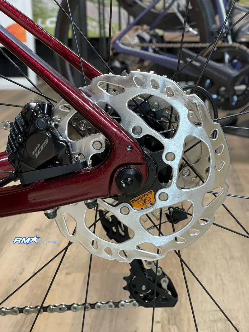 Giant Defy Advanced Pro 2 Carbon/Sangria Medium 2025-8