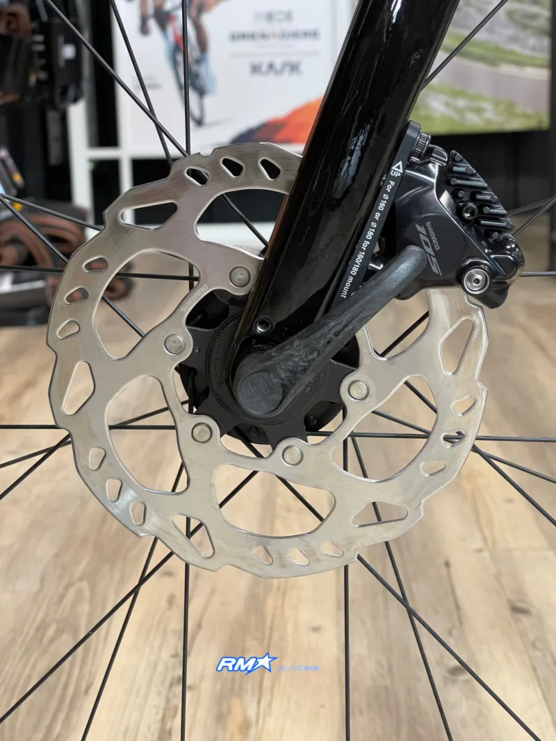 Giant Defy Advanced Pro 2 Carbon/Sangria Medium 2025-7