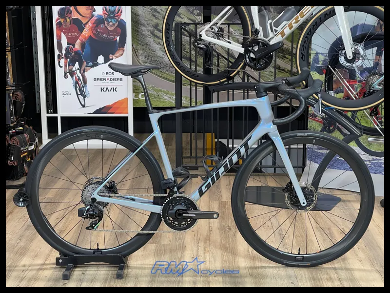 Giant Defy Advanced SL 1 Medium Large Moonstone 2025 Ex-Demo
