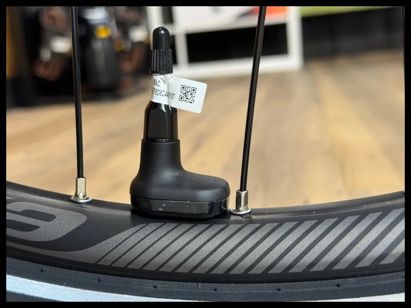 Giant Explore E+ 2 Double Diamond eHybrid Bike in Alpine Green-7