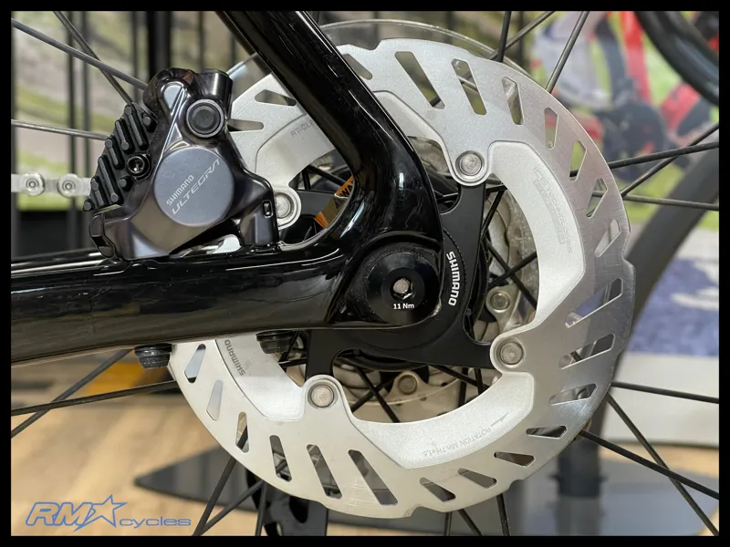 Giant Propel Advanced Pro 0 Ultegra Di2 Road Bike ML in Metallic Blue/Carbon 2025 Ex-Display-9