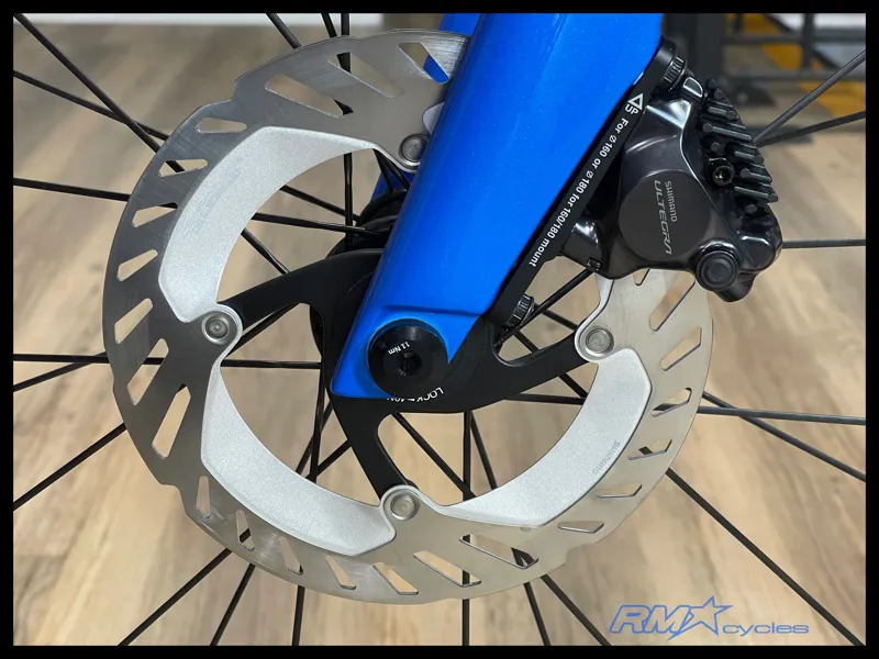 Giant Propel Advanced Pro 0 Ultegra Di2 Road Bike ML in Metallic Blue/Carbon 2025 Ex-Display-8