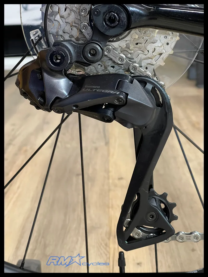 Giant Propel Advanced Pro 0 Ultegra Di2 Road Bike ML in Metallic Blue/Carbon 2025 Ex-Display-4