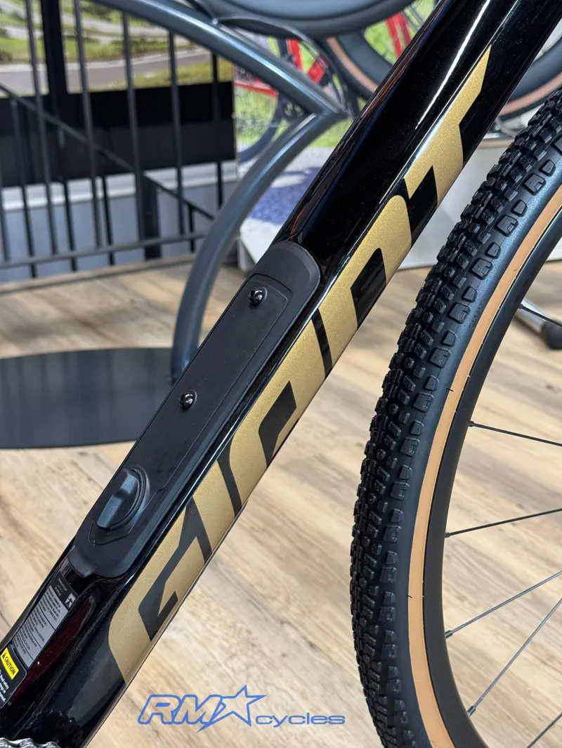 Giant Revolt Advanced 3 ML 2025 Gravel Bike Ex-display-4