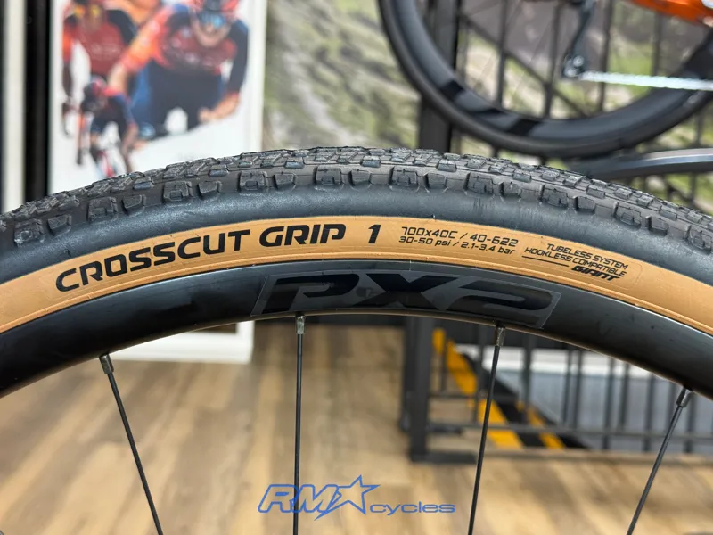 Giant Revolt Advanced 3 ML 2025 Gravel Bike Ex-display-11