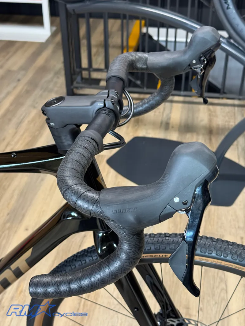 Giant Revolt Advanced 3 ML 2025 Gravel Bike Ex-display-3