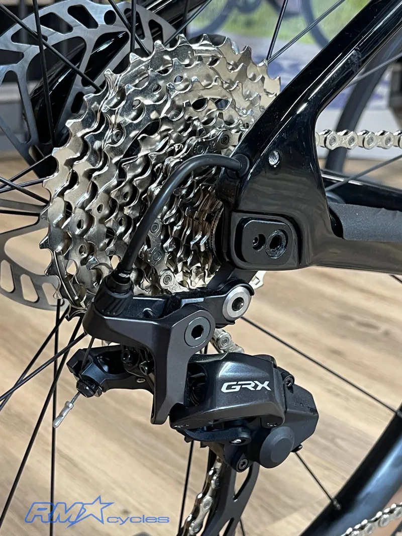 Giant Revolt Advanced 2 Medium Carbon 2025 Ex-Display-3