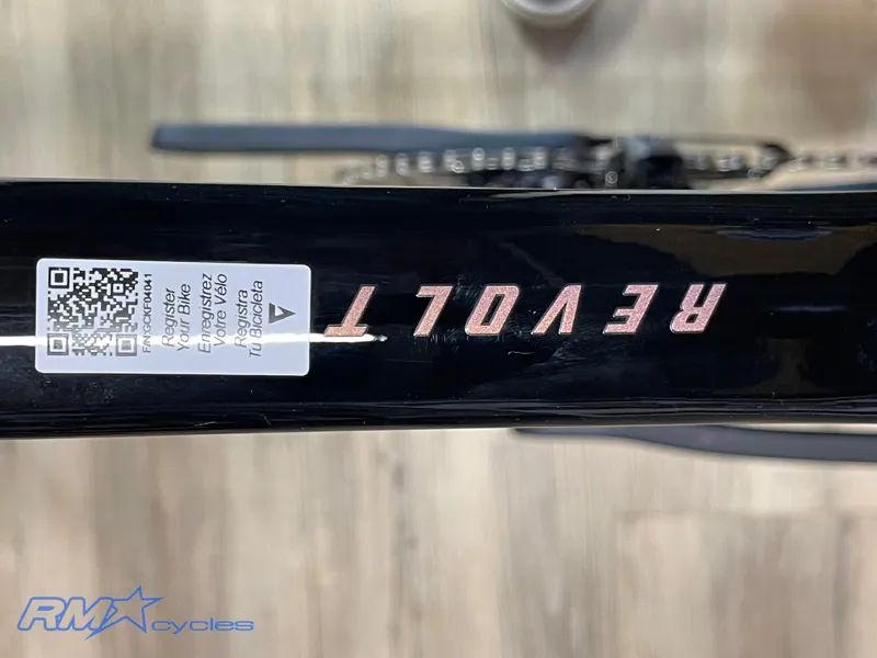 Giant Revolt Advanced 2 Medium Carbon 2025 Ex-Display-2