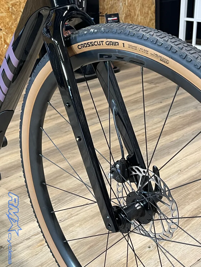 Giant Revolt Advanced 2 Medium Carbon 2025 Ex-Display-8