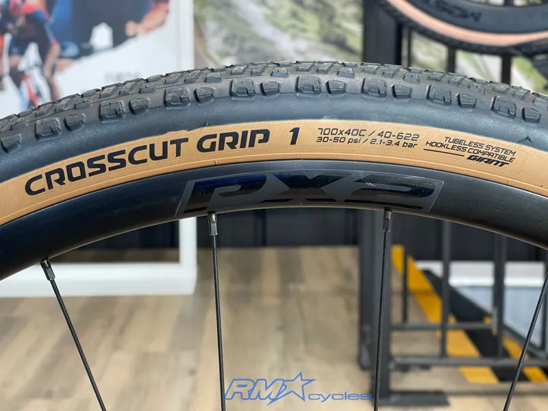 Giant Revolt Advanced 3 M Panther 2025 Ex-Display-10