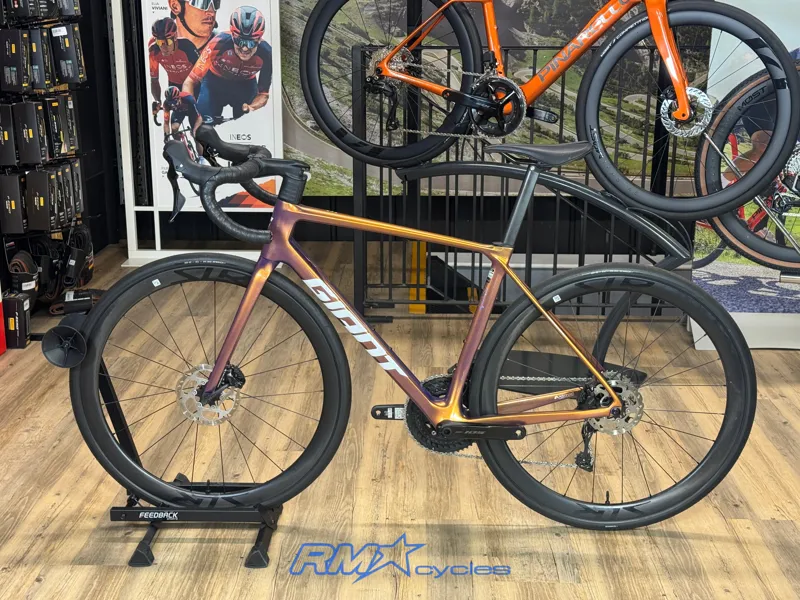 Giant TCR Advanced Pro 2 Medium Gloss Meteor Storm 2025 Approved Used-1