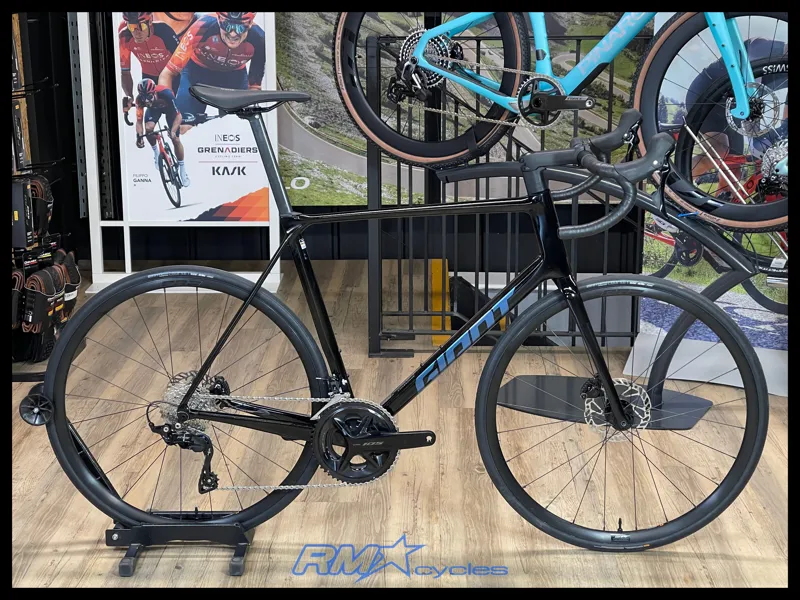 Giant TCR Advanced 2 XL Carbon 2025 Approved Used