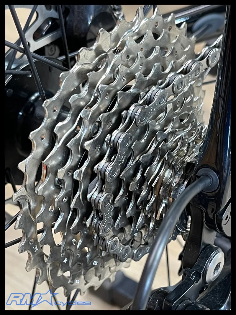 Giant TCR Advanced 2 XL Carbon 2025 Approved Used-3
