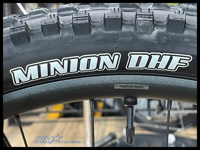 Giant Trance X 29 1 Panther 2022-11