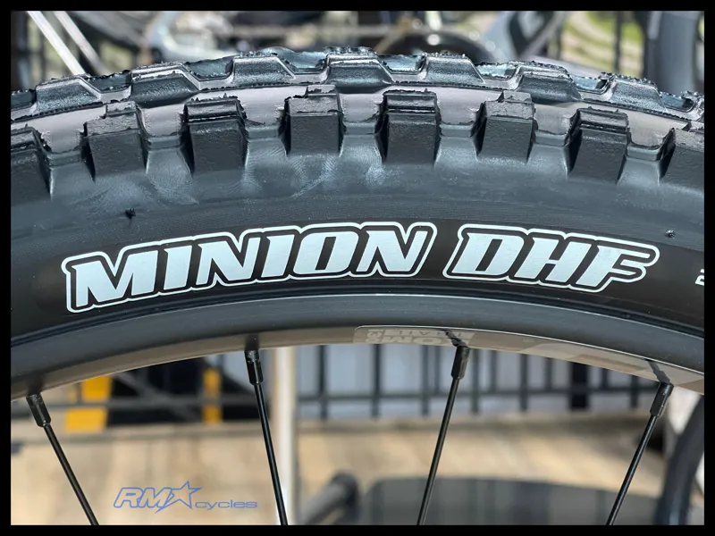 GT Sensor Carbon Pro-9