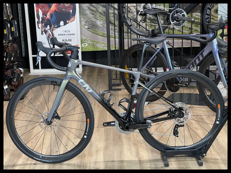 Liv Avail Advanced Pro 1 Road Race Bike In Gloss Aurora Noise/Carbon Smoke