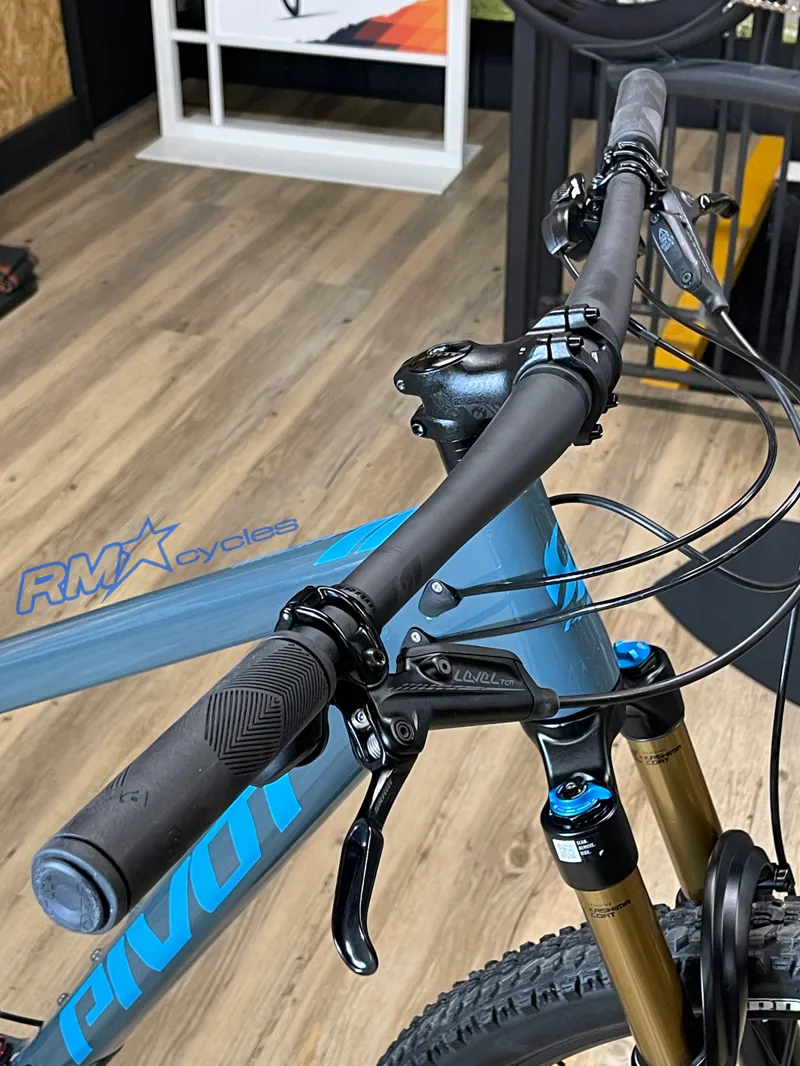 Pivot Mach 4 SL Grey Large Mountain Bike 429 Trail X0 / Fox Build Kit Ex-display-2
