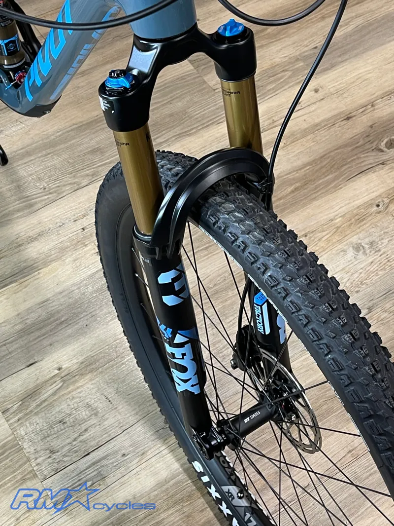 Pivot Mach 4 SL Grey Large Mountain Bike 429 Trail X0 / Fox Build Kit Ex-display-3