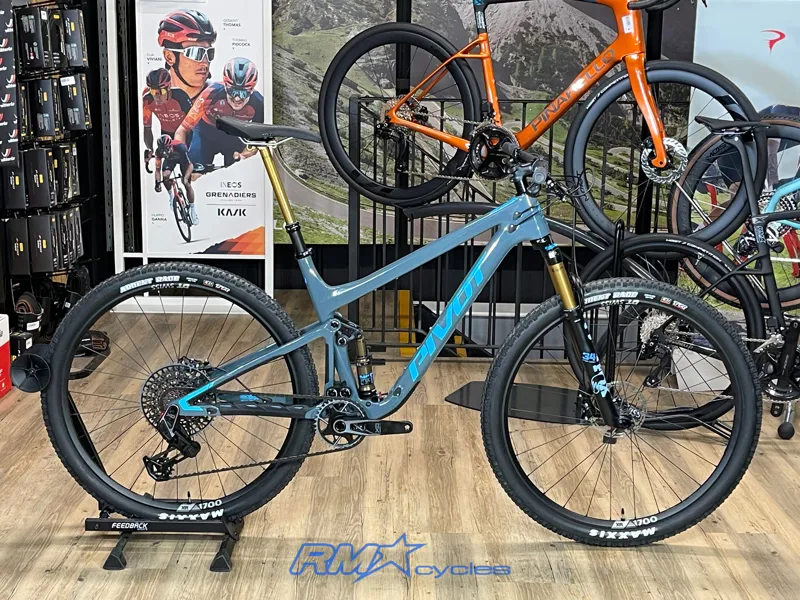 Pivot Mach 4 SL Grey Large Mountain Bike 429 Trail X0 / Fox Build Kit Ex-display