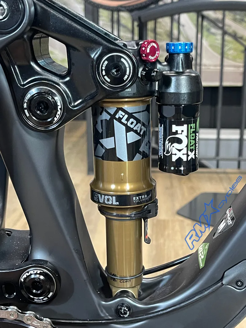 Pivot Switchblade V6 29 Pro Xt/XTR Stealth Mojave Medium-5