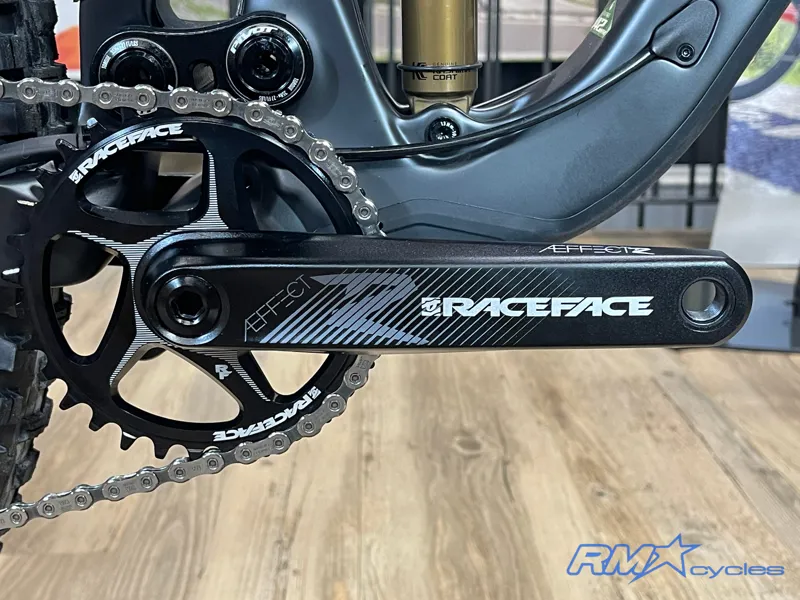 Pivot Switchblade V6 29 Pro Xt/XTR Stealth Mojave Medium-6