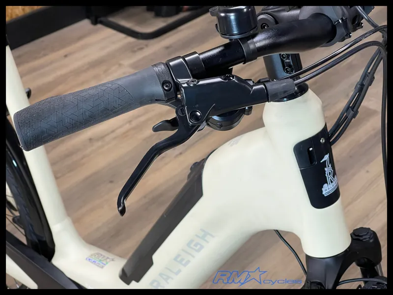 Raleigh Motus Grand Tour Step Through Electric Bike Large 2023 Cream Ex-Display-7