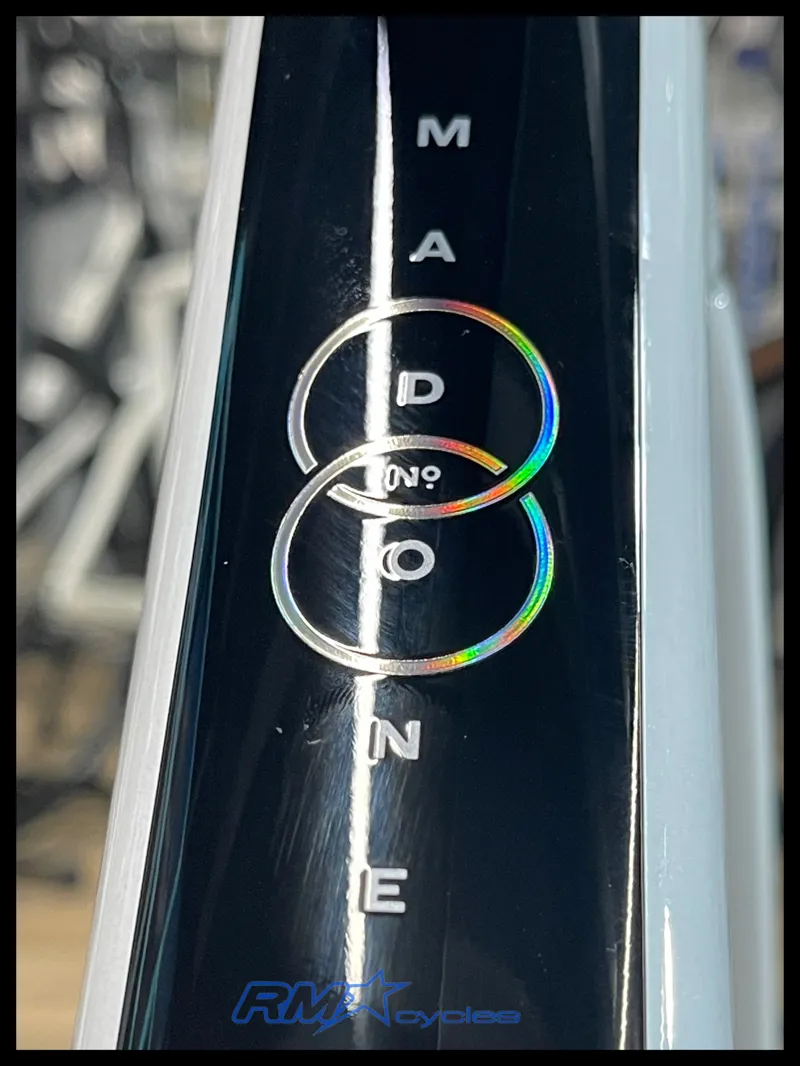 Trek Madone SL6 White Prismatic 2025-2