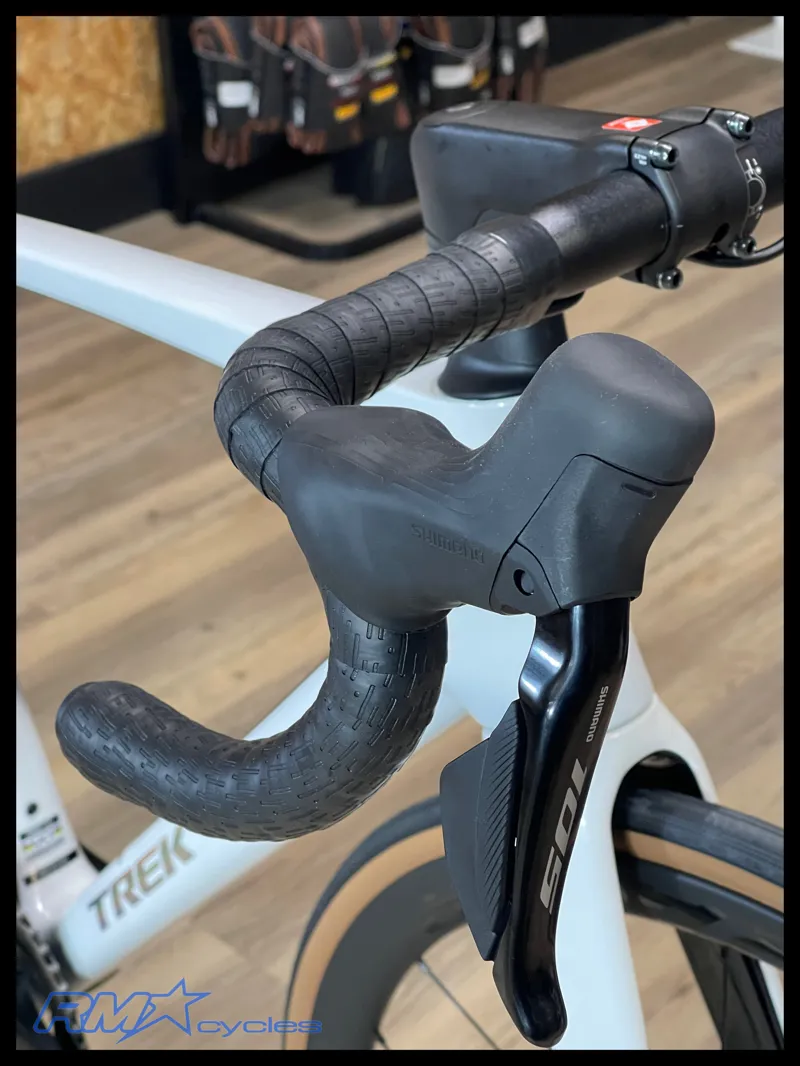 Trek Madone SL6 White Prismatic 2025-8