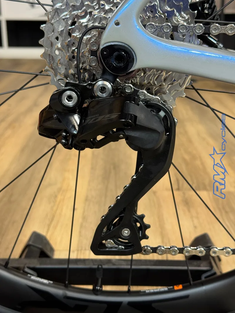 Giant Defy Advanced 105 Di2 Custom Build Large Moonstone-5
